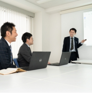 定期的な会議のイメージ画像